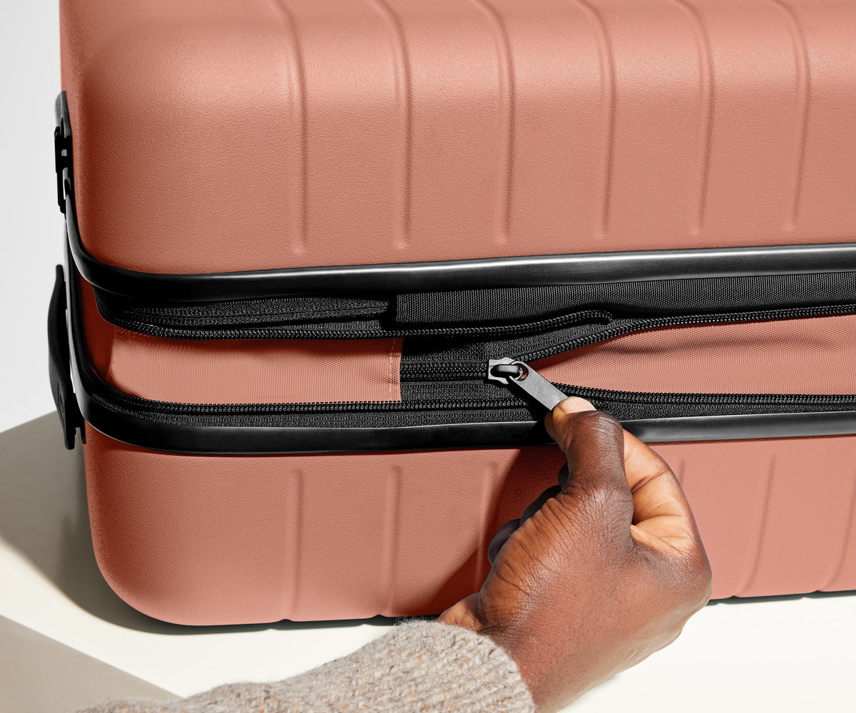 Away The Large Flex Suitcase - Clay Pink