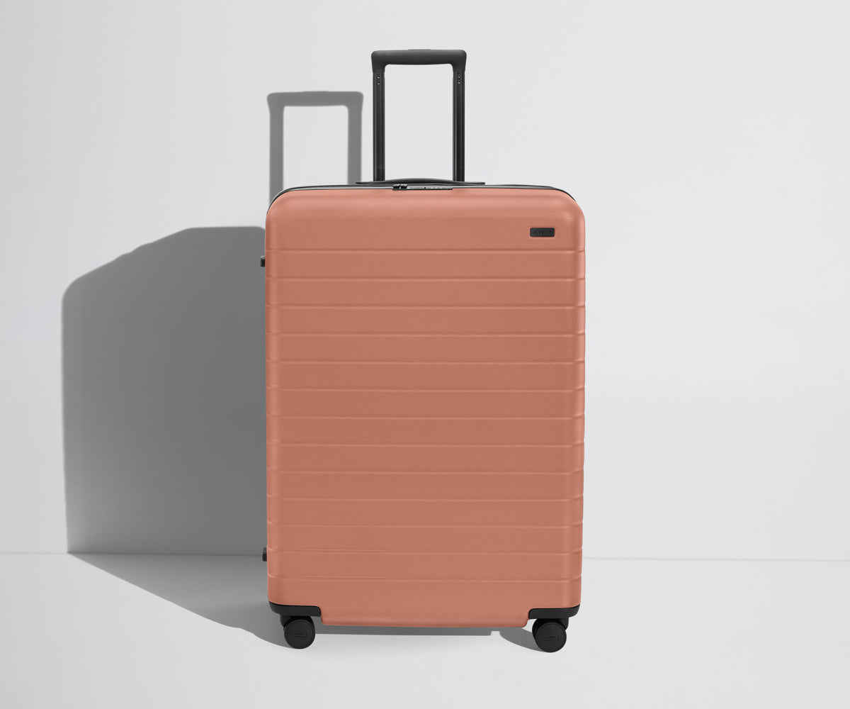 Away The Large Flex Suitcase - Clay Pink