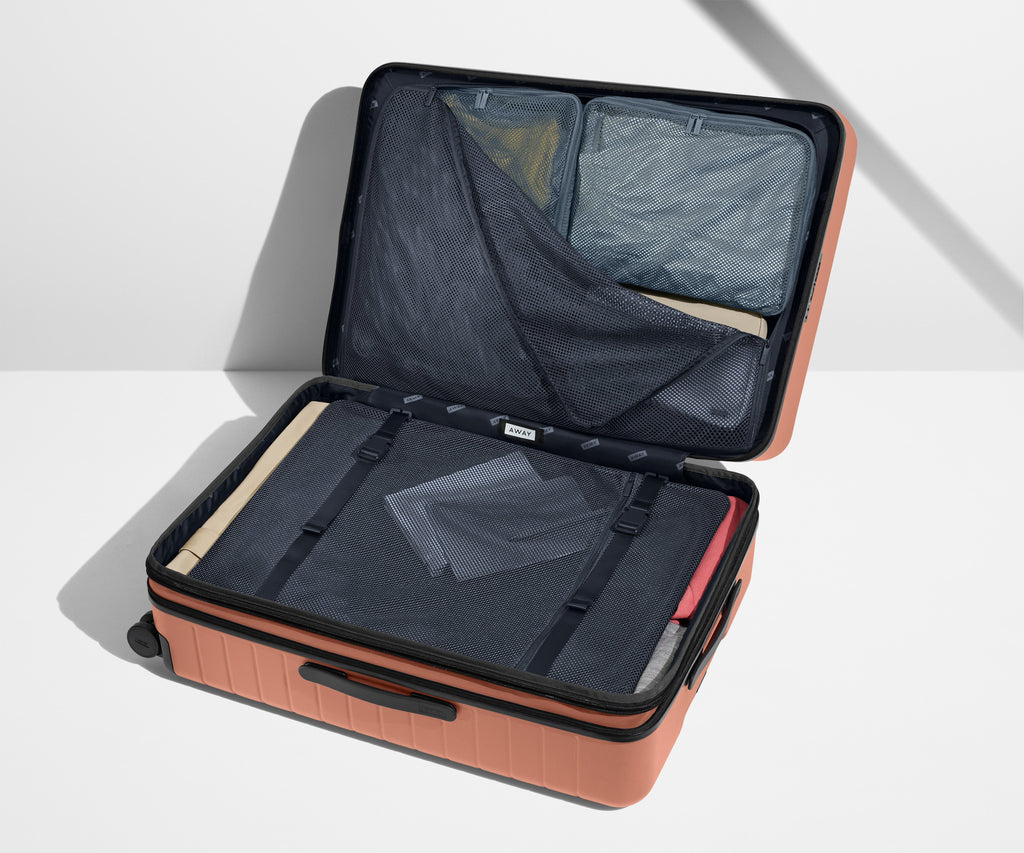 Away The Large Flex Suitcase - Clay Pink