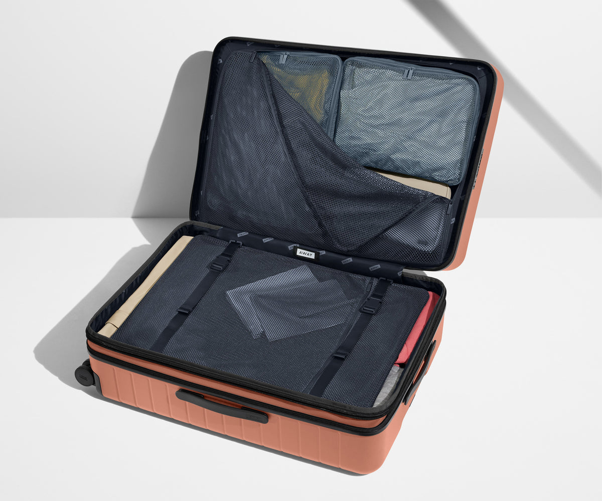 Away The Large Flex Suitcase - Clay Pink