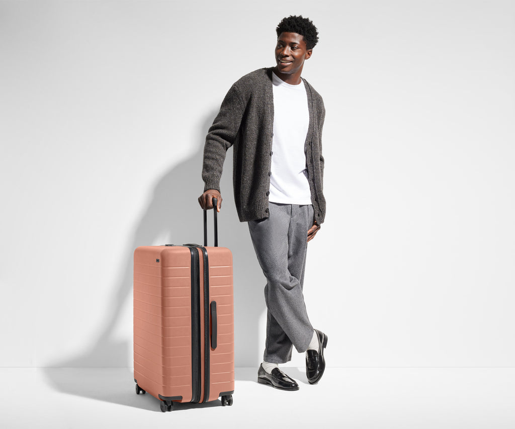 Away The Large Flex Suitcase - Clay Pink