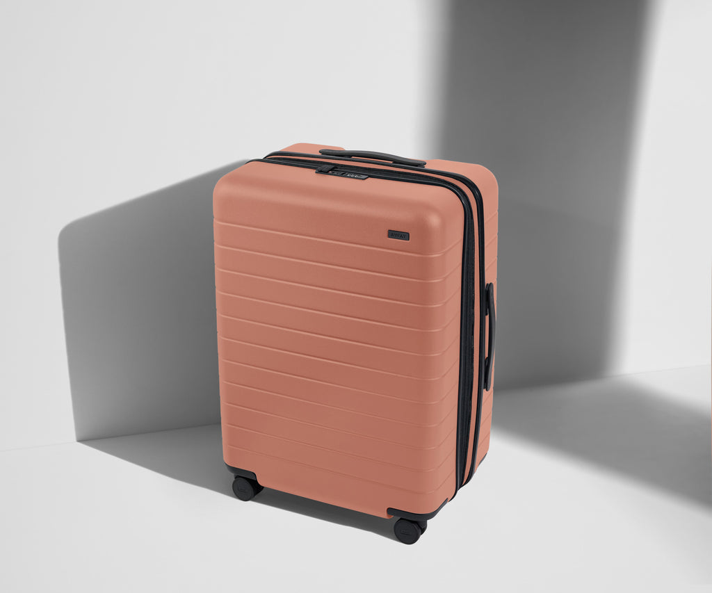 Away The Medium Flex Suitcase - Clay Pink