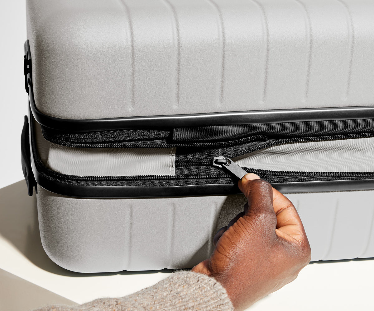 Away The Carry-On Flex Suitcase - Cloud Gray