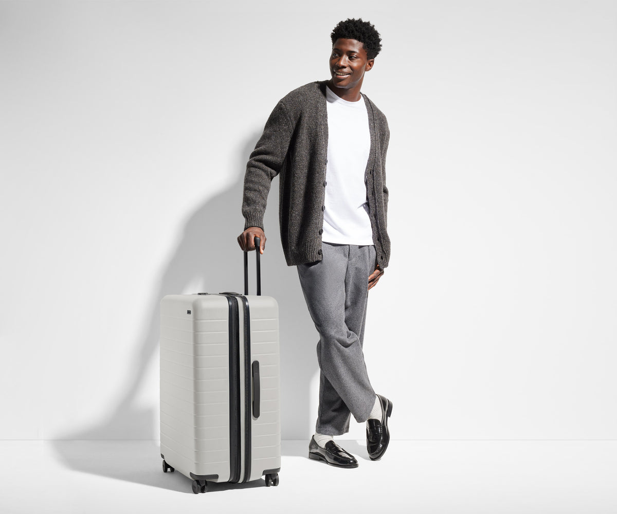 Away The Large Flex Suitcase - Cloud Gray
