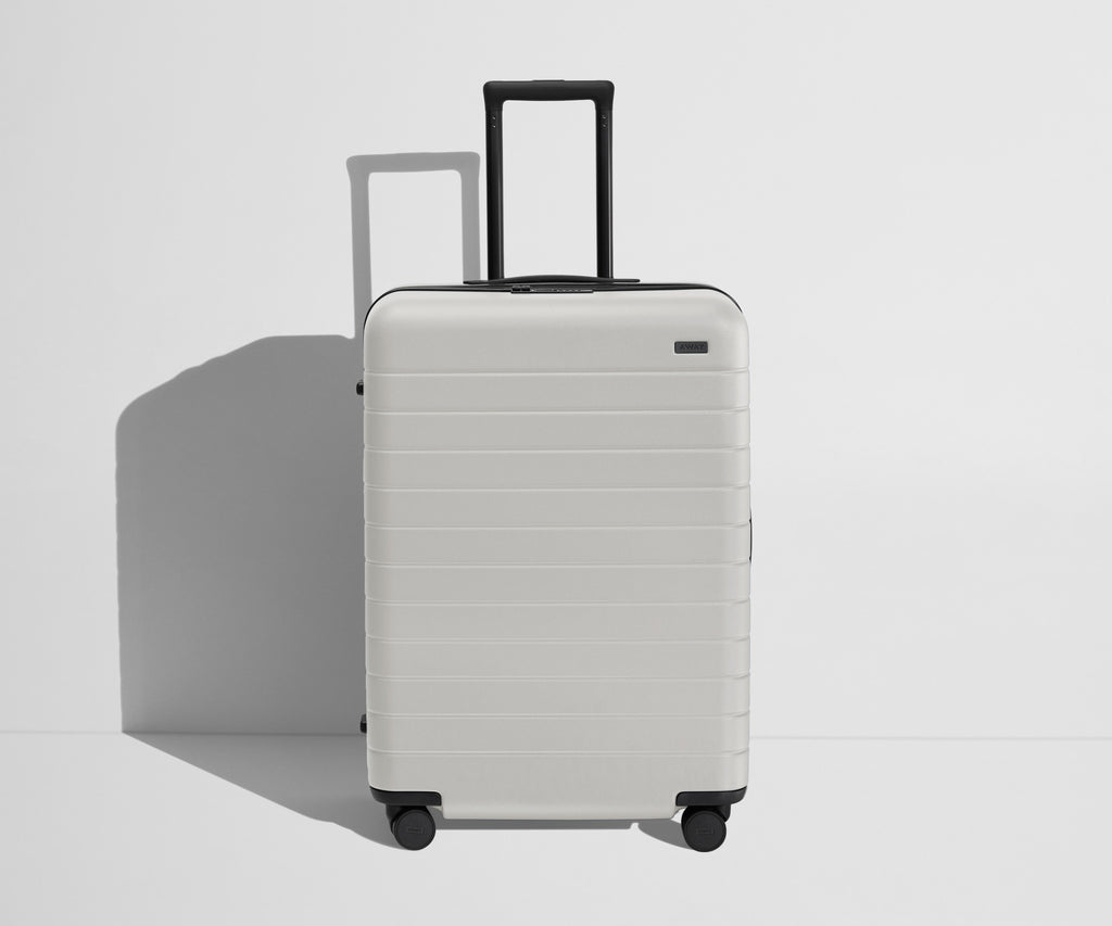 Away The Medium Flex Suitcase - Cloud Gray
