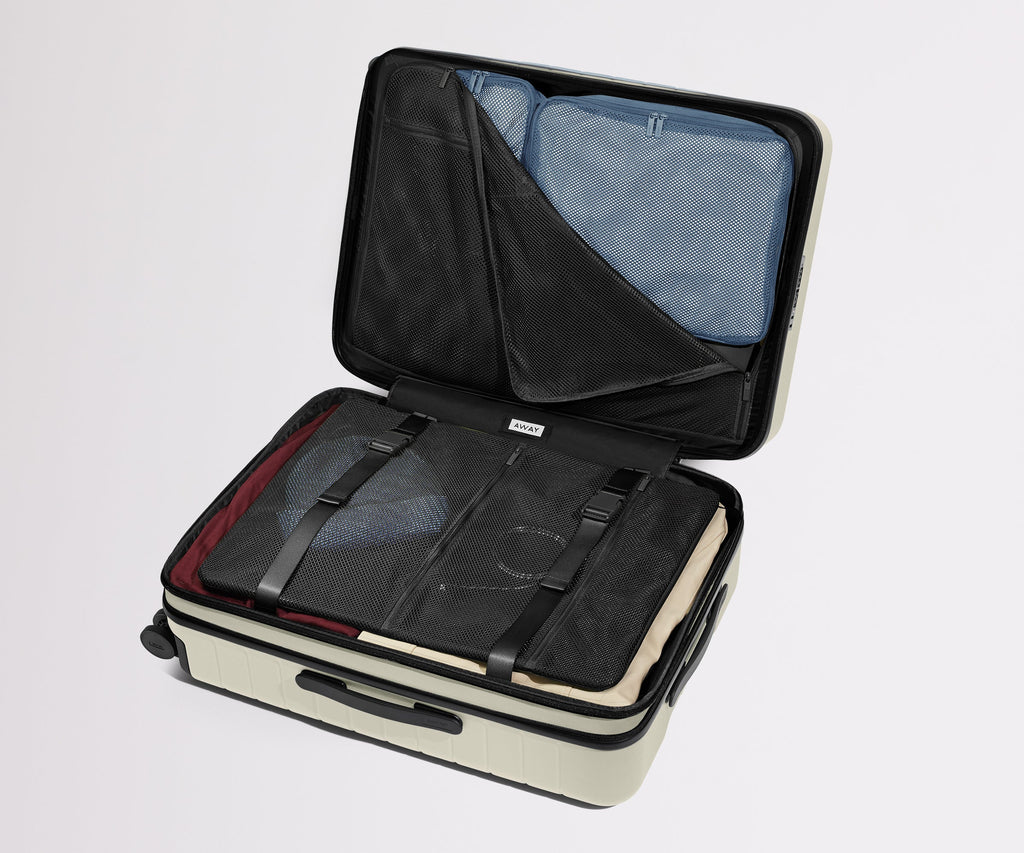 Away The Medium Flex Suitcase - Salt White
