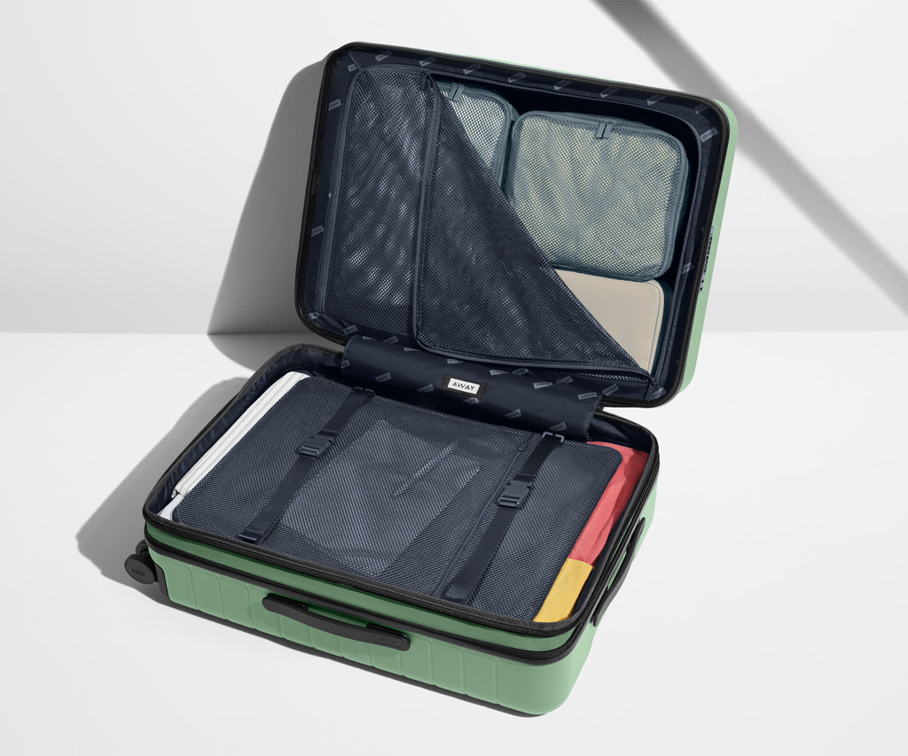 Away The Medium Flex Suitcase - Sea Green