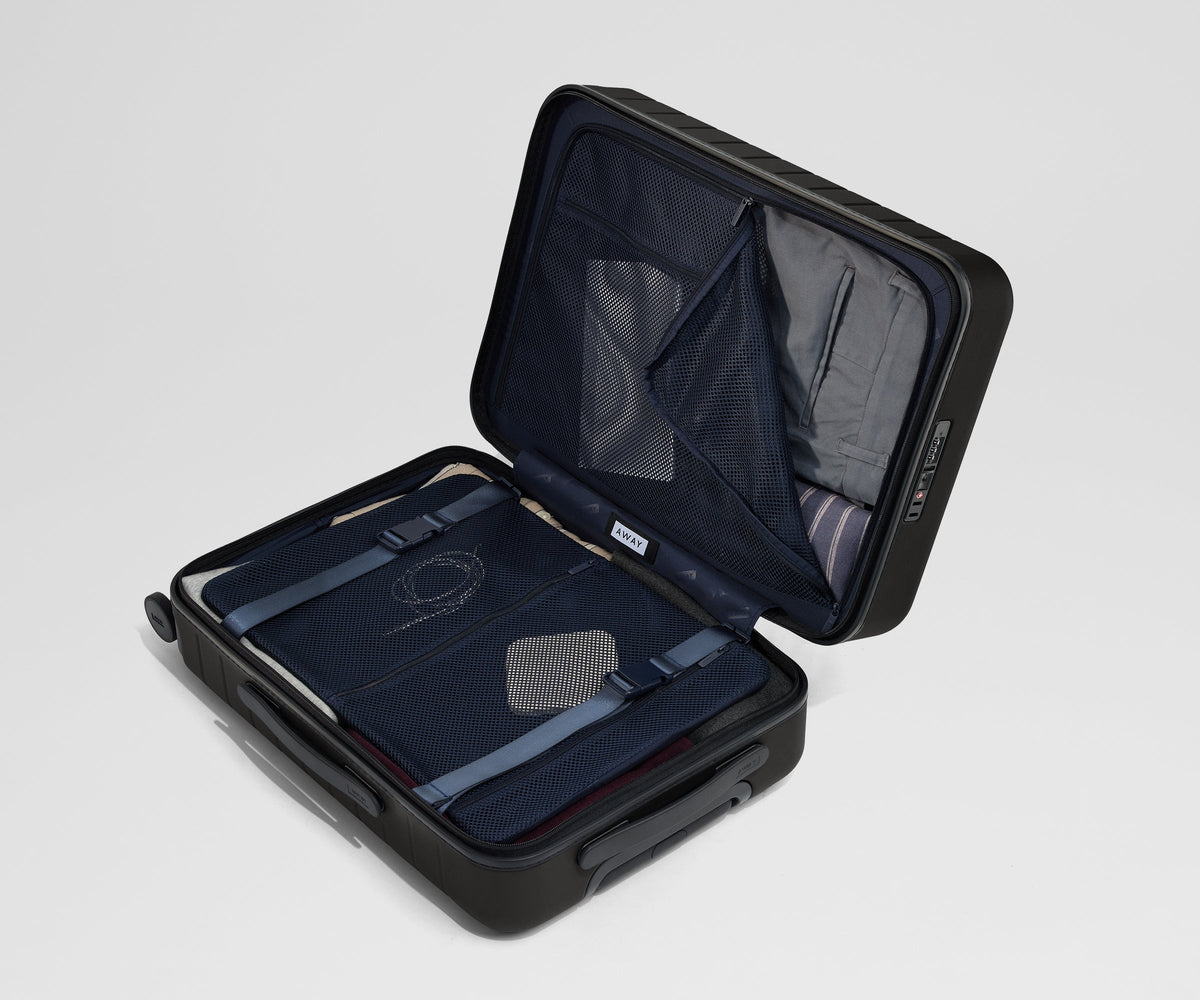 Away The Executive Bigger Carry-On Suitcase - Jet Black