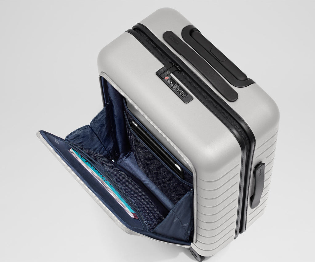 Away The Executive Carry-On Suitcase - Cloud Gray