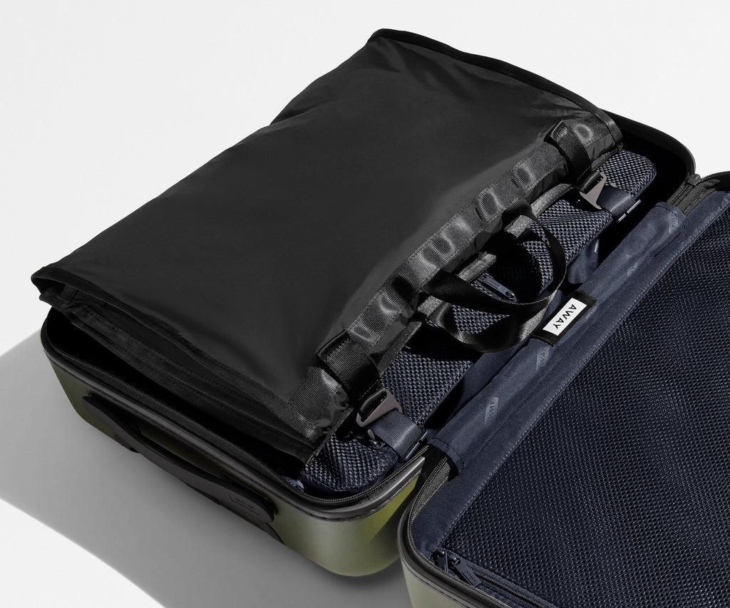 Away The Centerfold Garment Sleeve Garment Bag - Jet Black