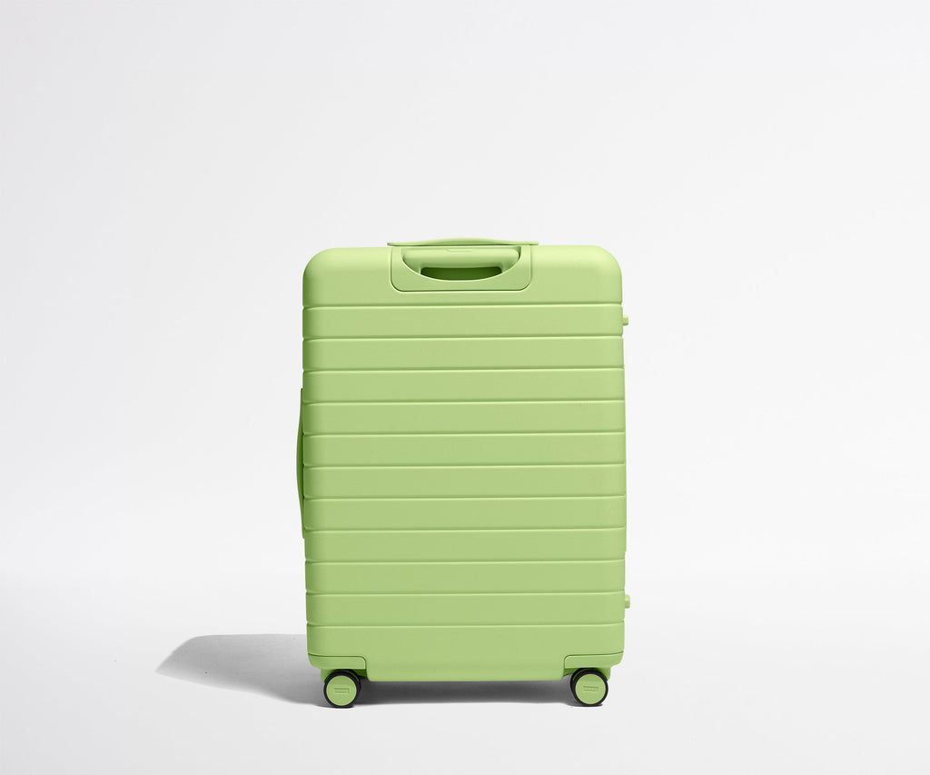 Away The Medium Suitcase - Matcha Milk Green