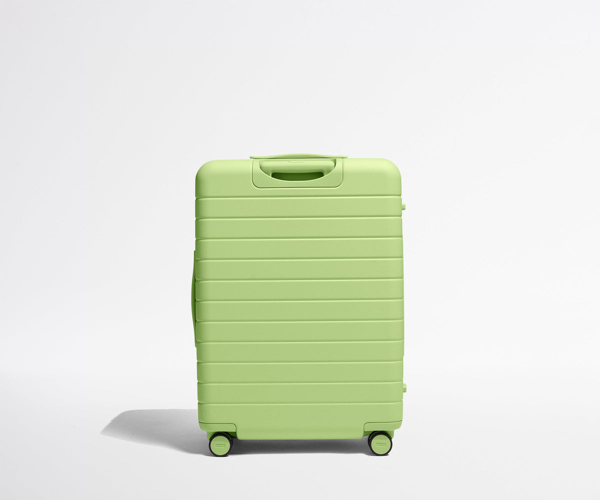 Away The Medium Suitcase - Matcha Milk Green