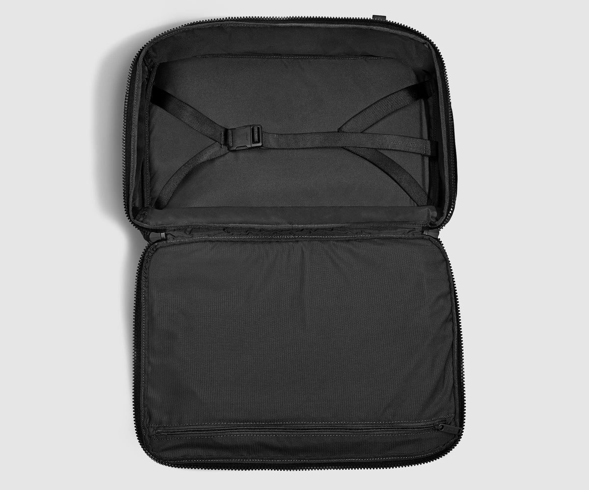 Away Active Convertible Backpack 25L in Jet Black