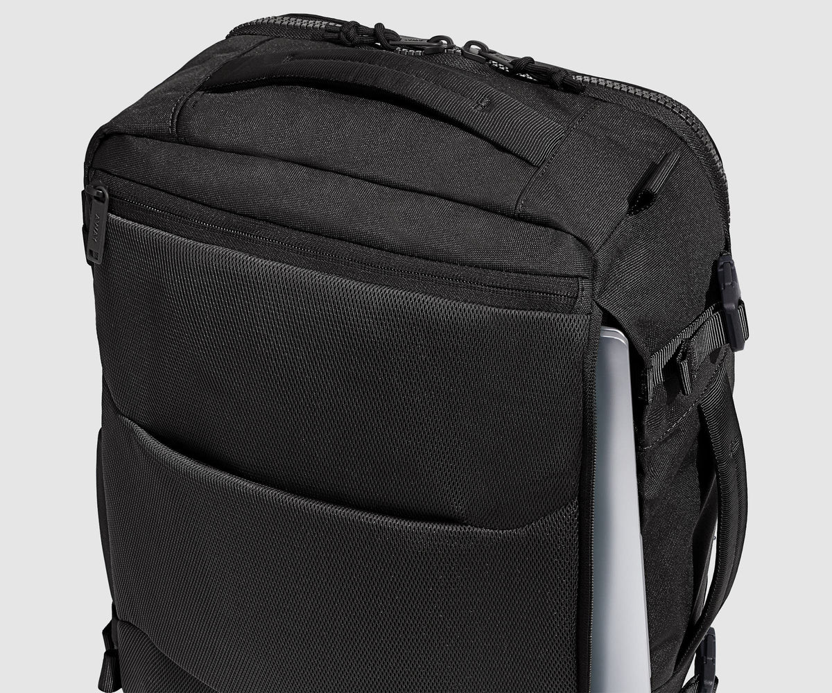Away Active Convertible Backpack 25L in Jet Black