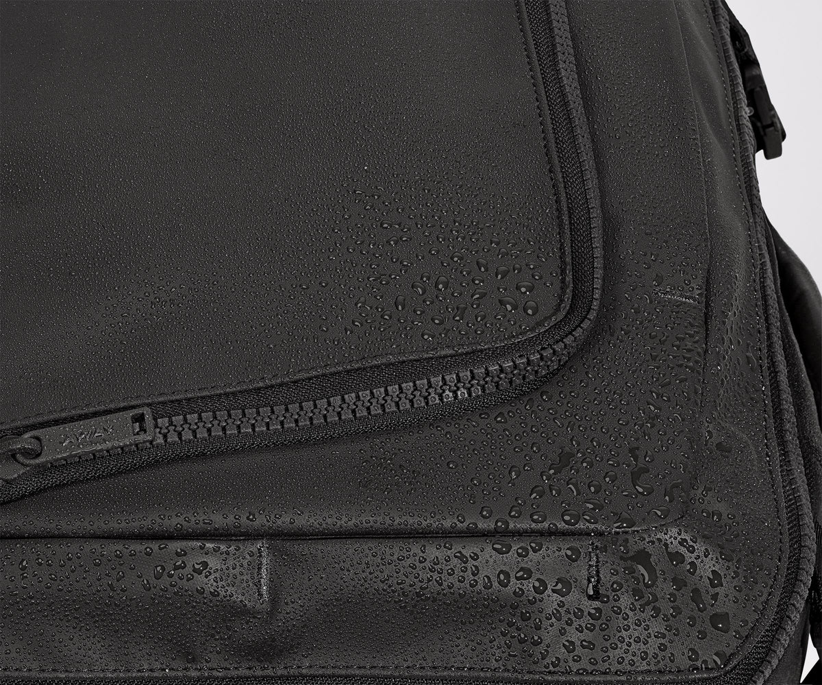 Away Active Convertible Backpack 25L in Jet Black
