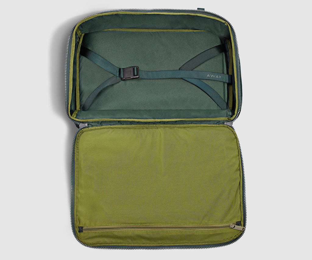 Away Active Convertible Backpack 25L in Forest Green