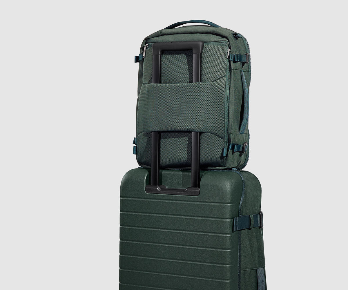 Away Active Convertible Backpack 25L in Forest Green
