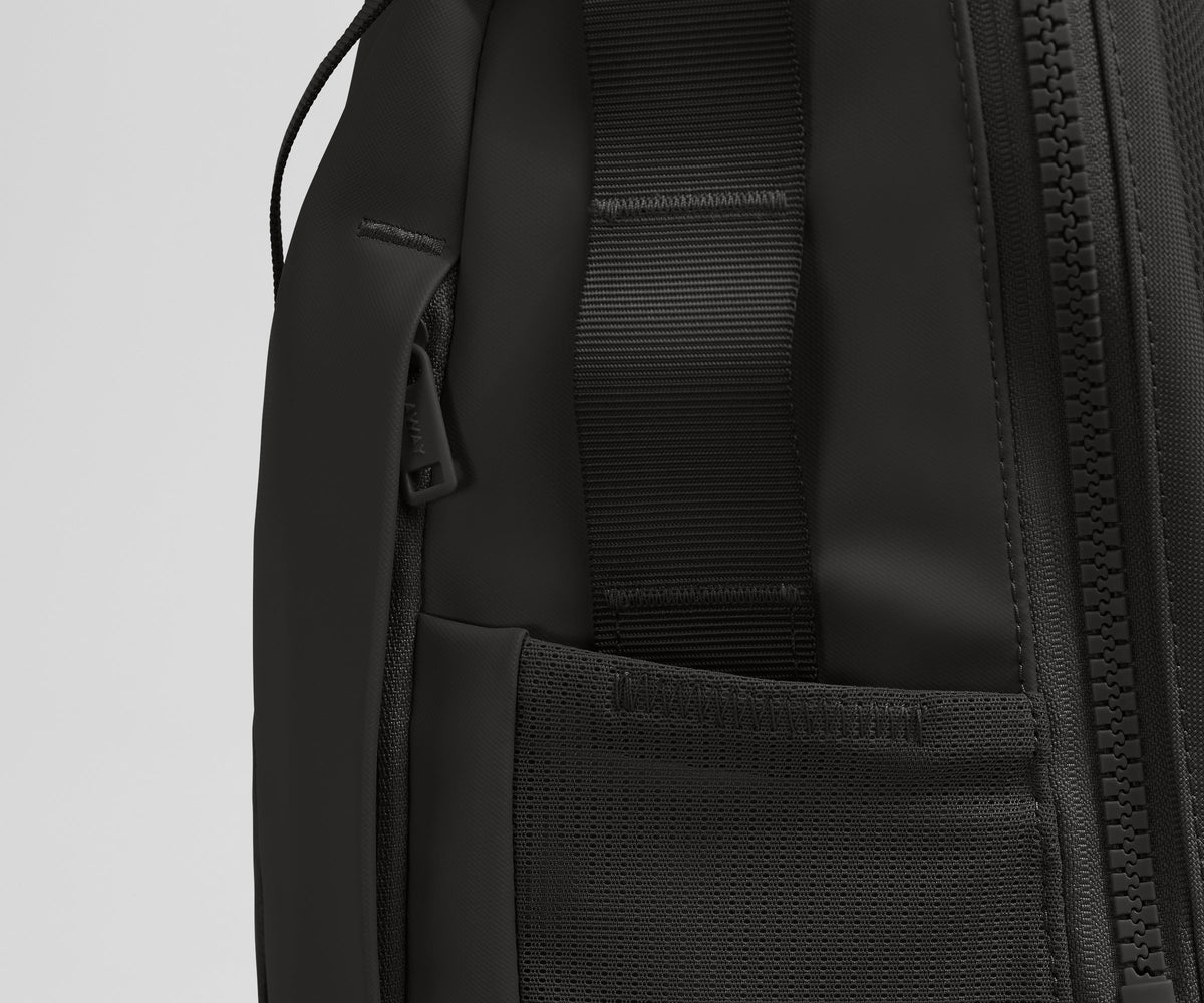 Away Active Daypack 20L Travel Accessory - Jet Black