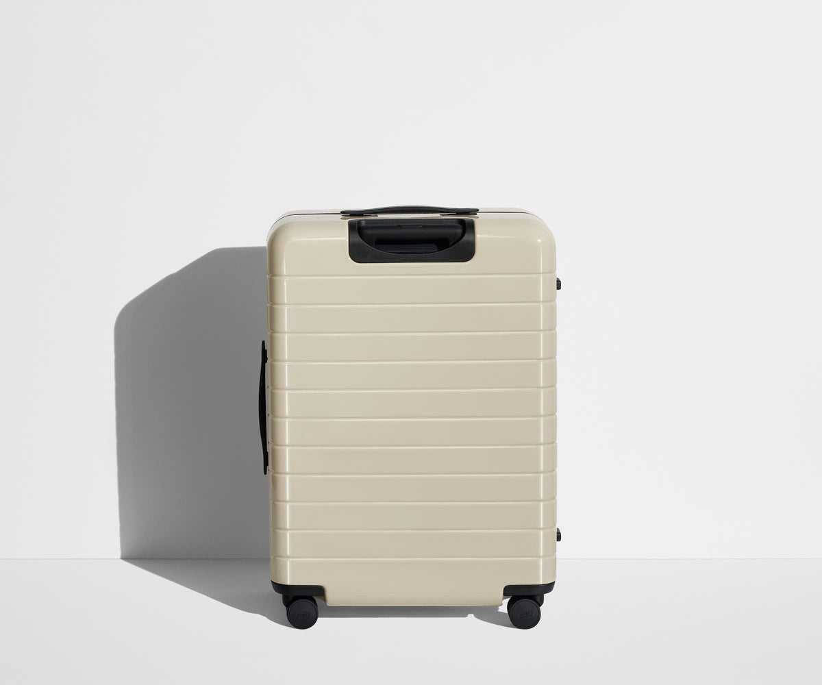 Away The Medium Flex Suitcase - Salt White (Gloss)