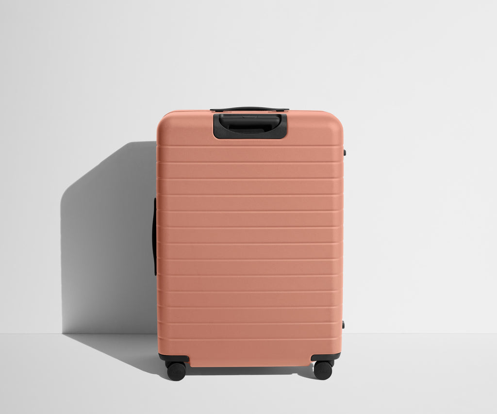 Away The Large Flex Suitcase - Clay Pink