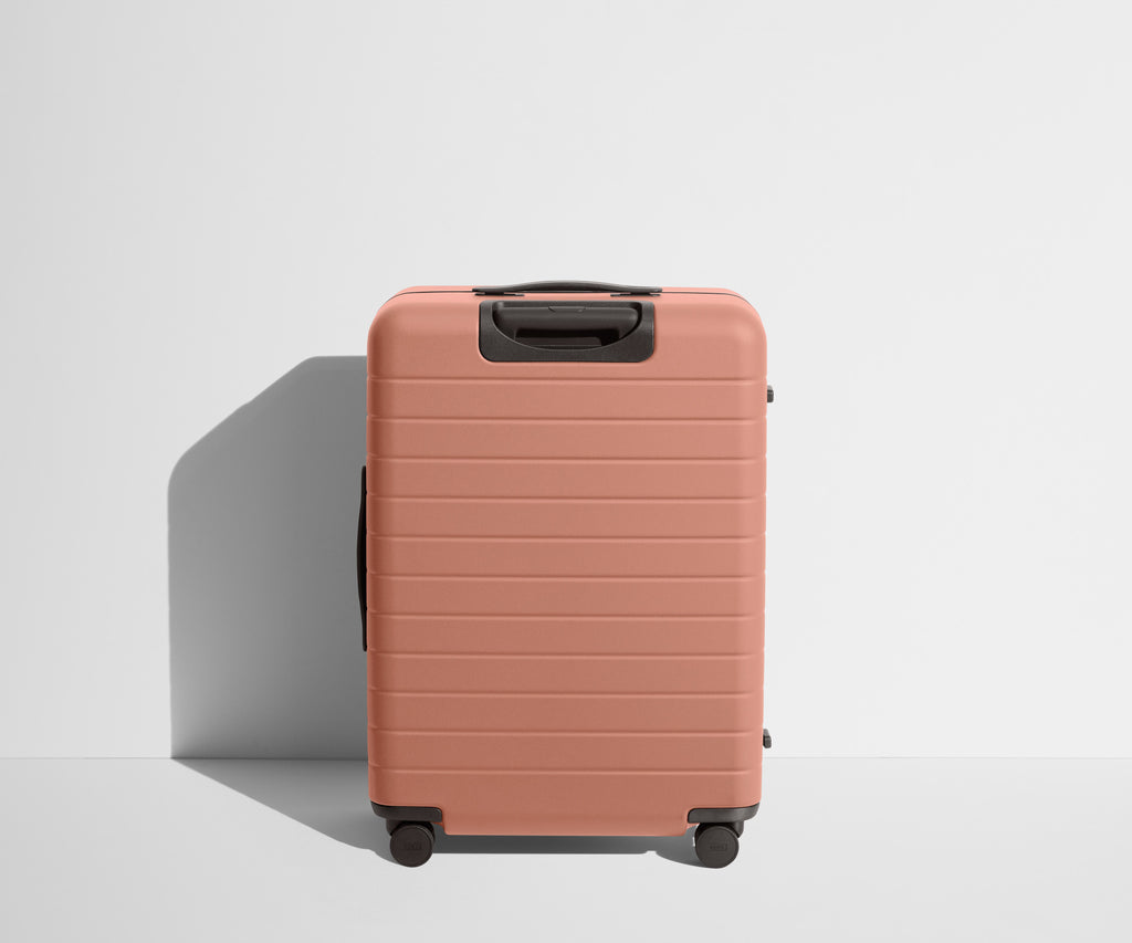 Away The Medium Flex Suitcase - Clay Pink