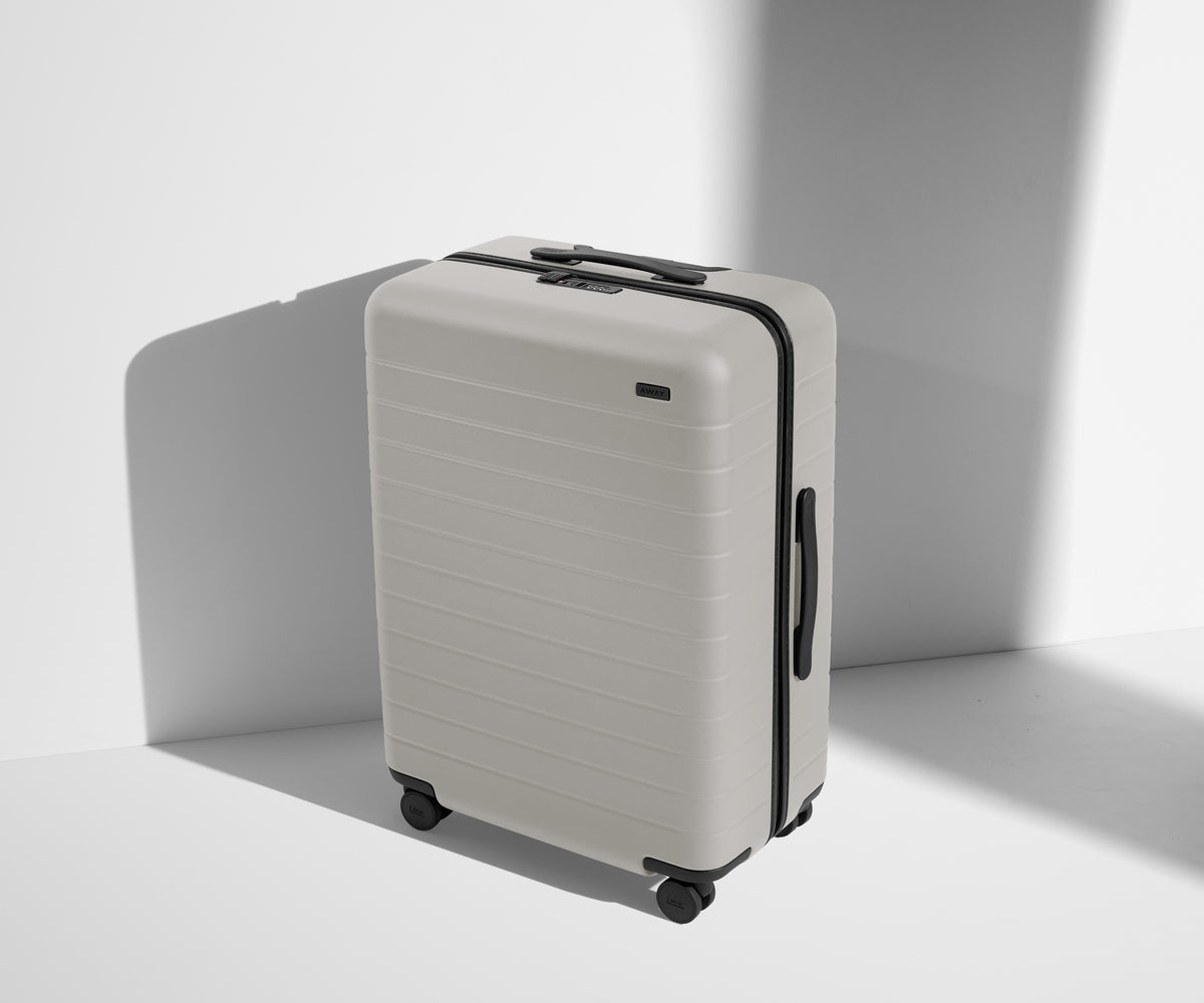 Away The Medium Suitcase - Cloud Gray