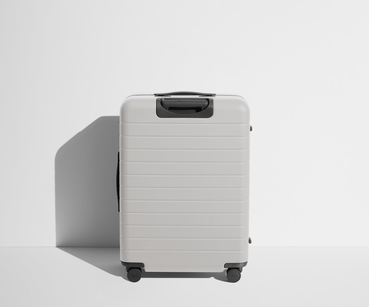 Away The Medium Flex Suitcase - Cloud Gray