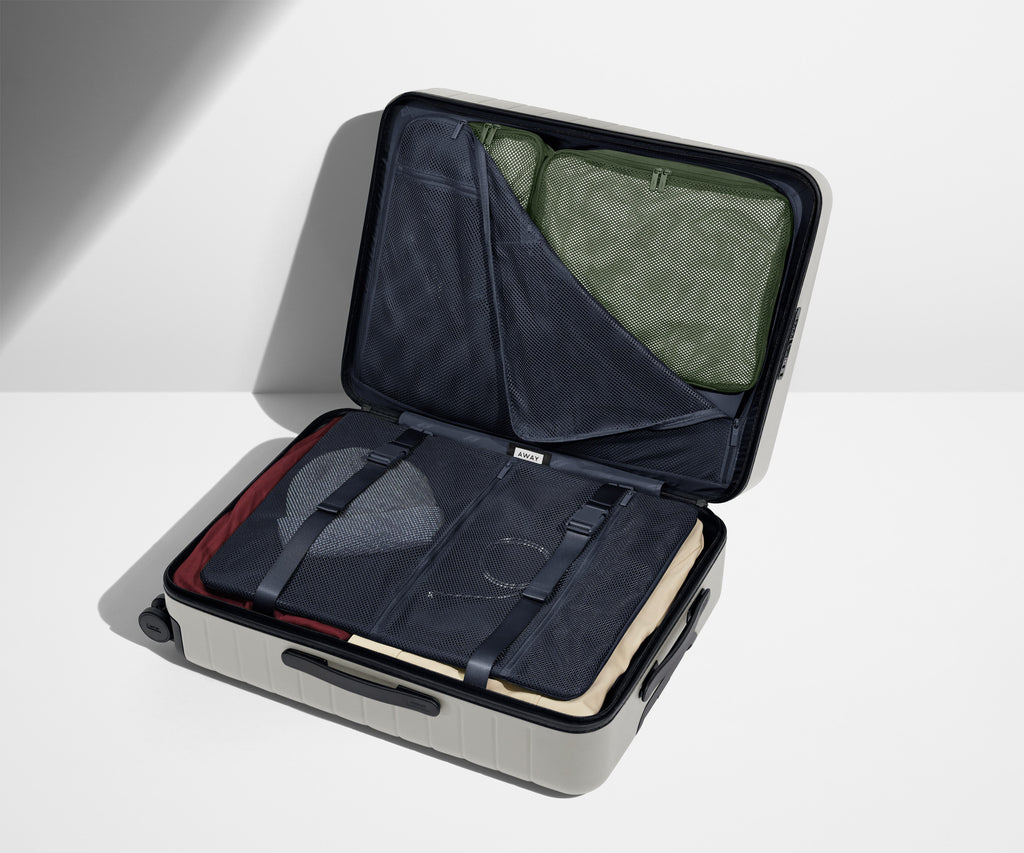 Away The Medium Suitcase - Cloud Gray