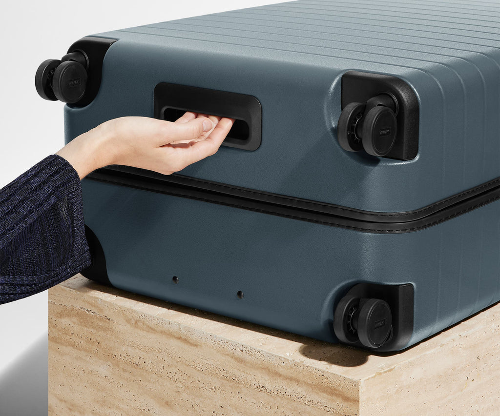 Away The Medium Suitcase - Coast Blue