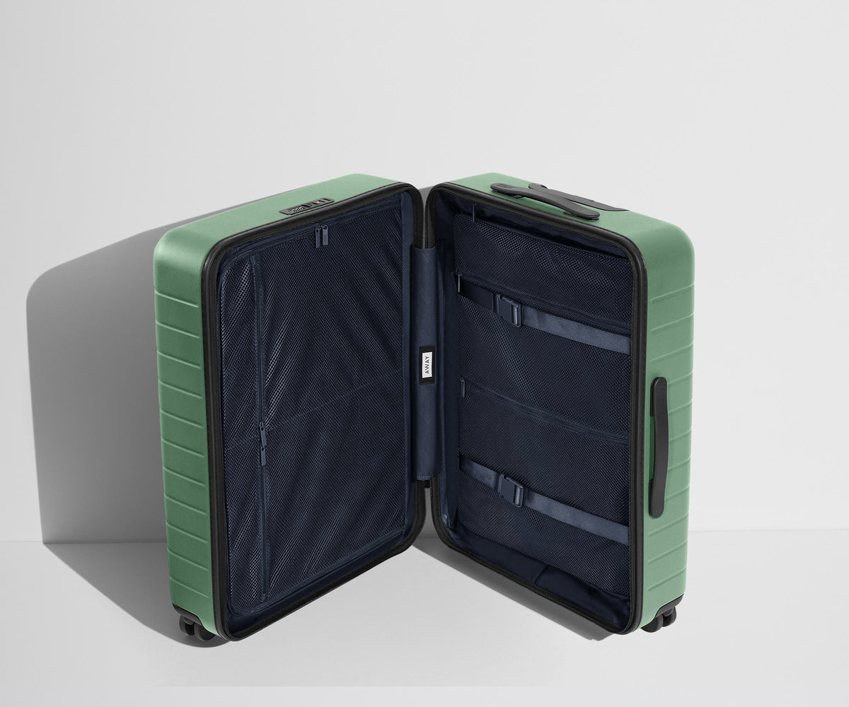 Away The Medium Suitcase - Sea Green