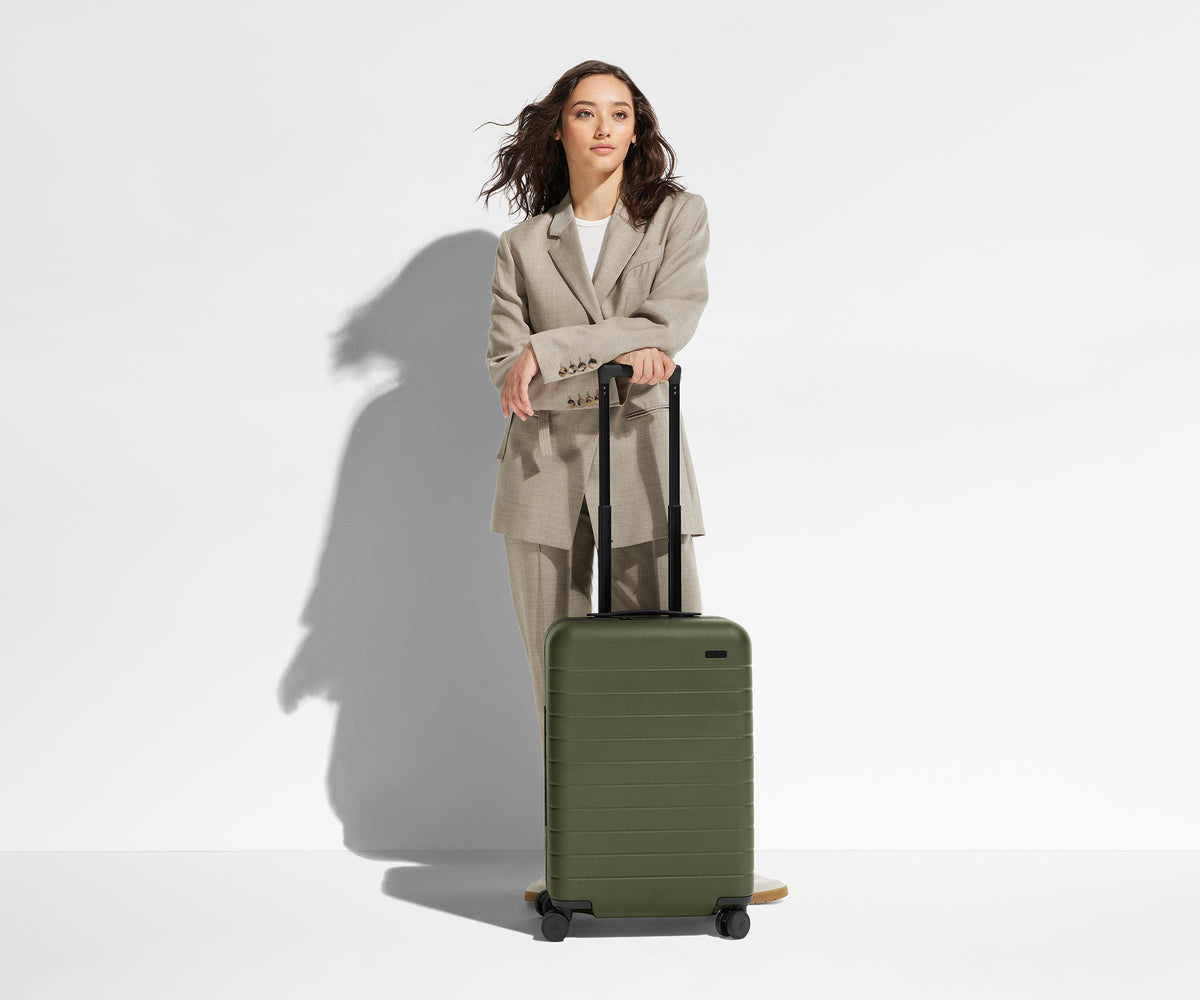 Away The Bigger Carry-On Suitcase - Sea Green