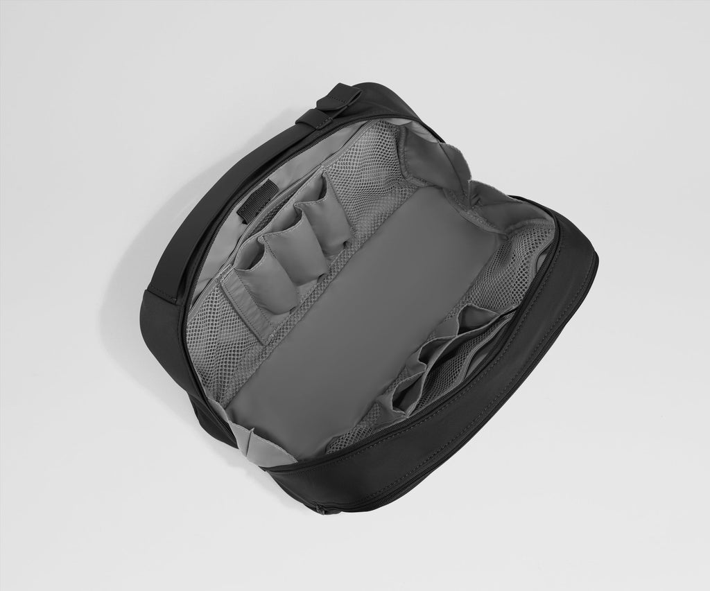 Away Extra Large Toiletry Bag in Jet Black