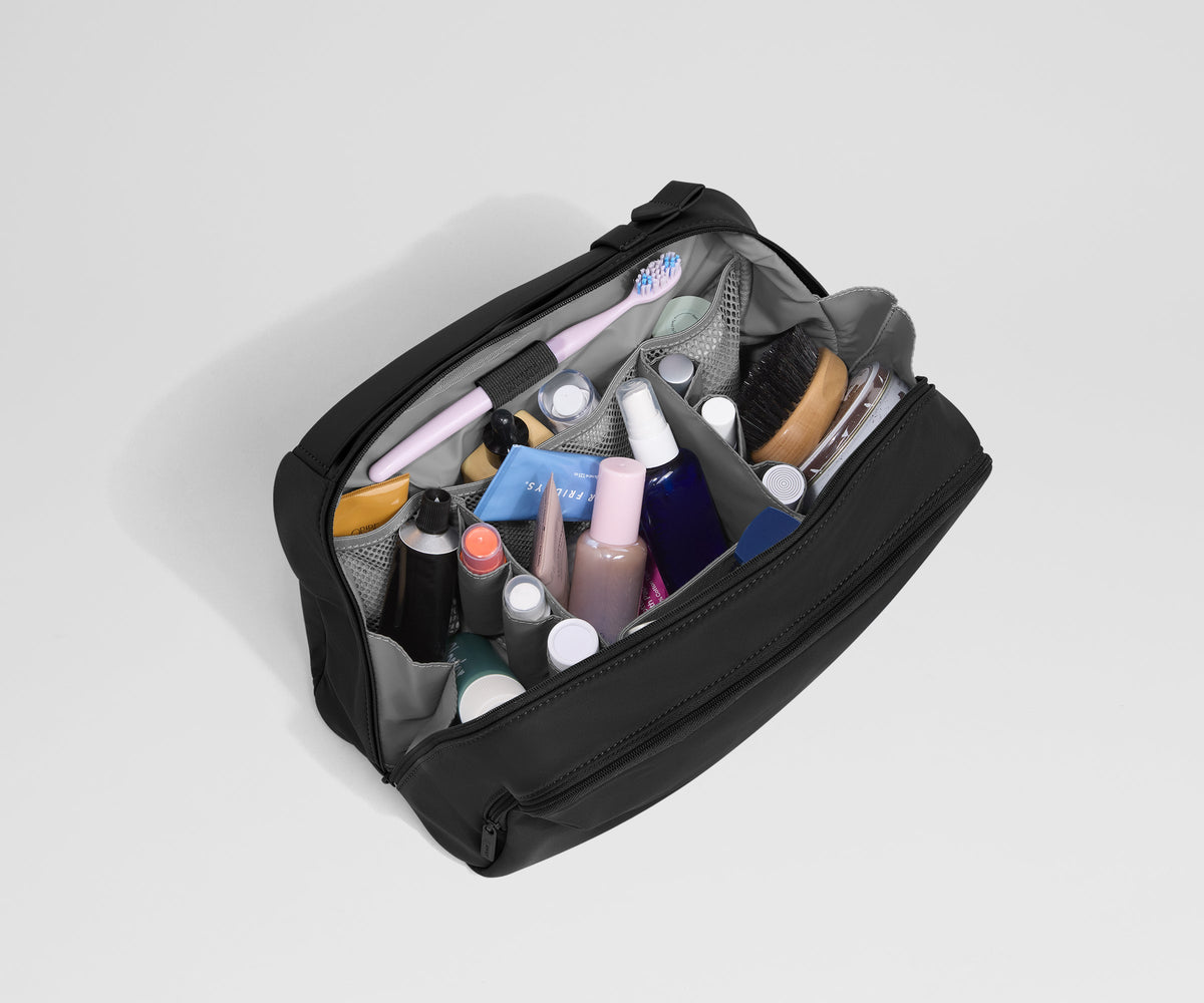 Away Extra Large Toiletry Bag in Jet Black