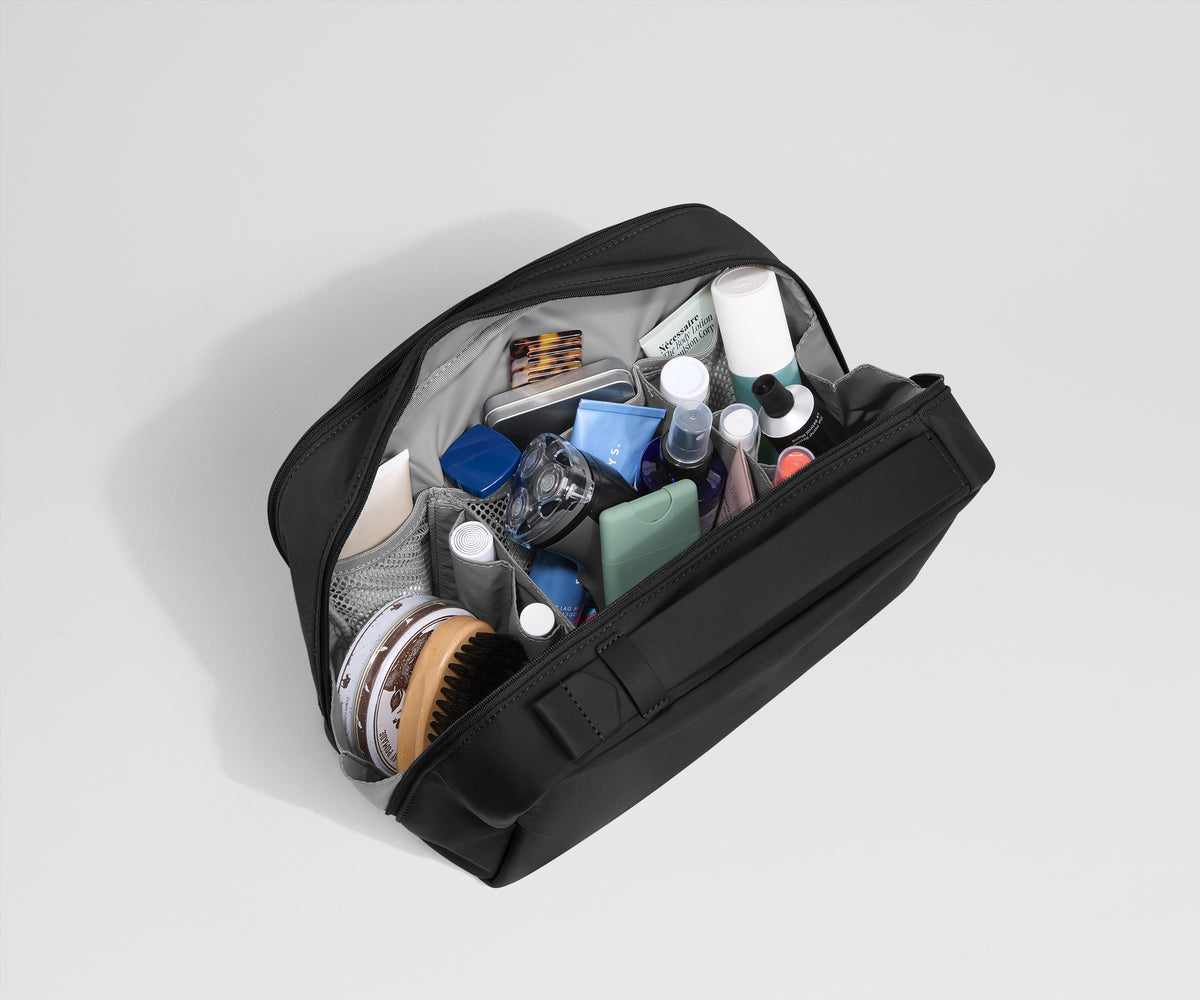 Away Extra Large Toiletry Bag in Jet Black