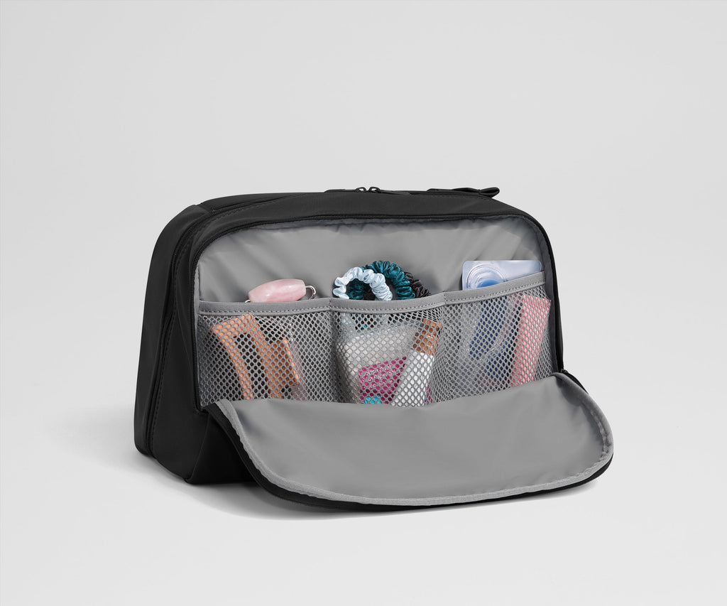 Away Extra Large Toiletry Bag in Jet Black