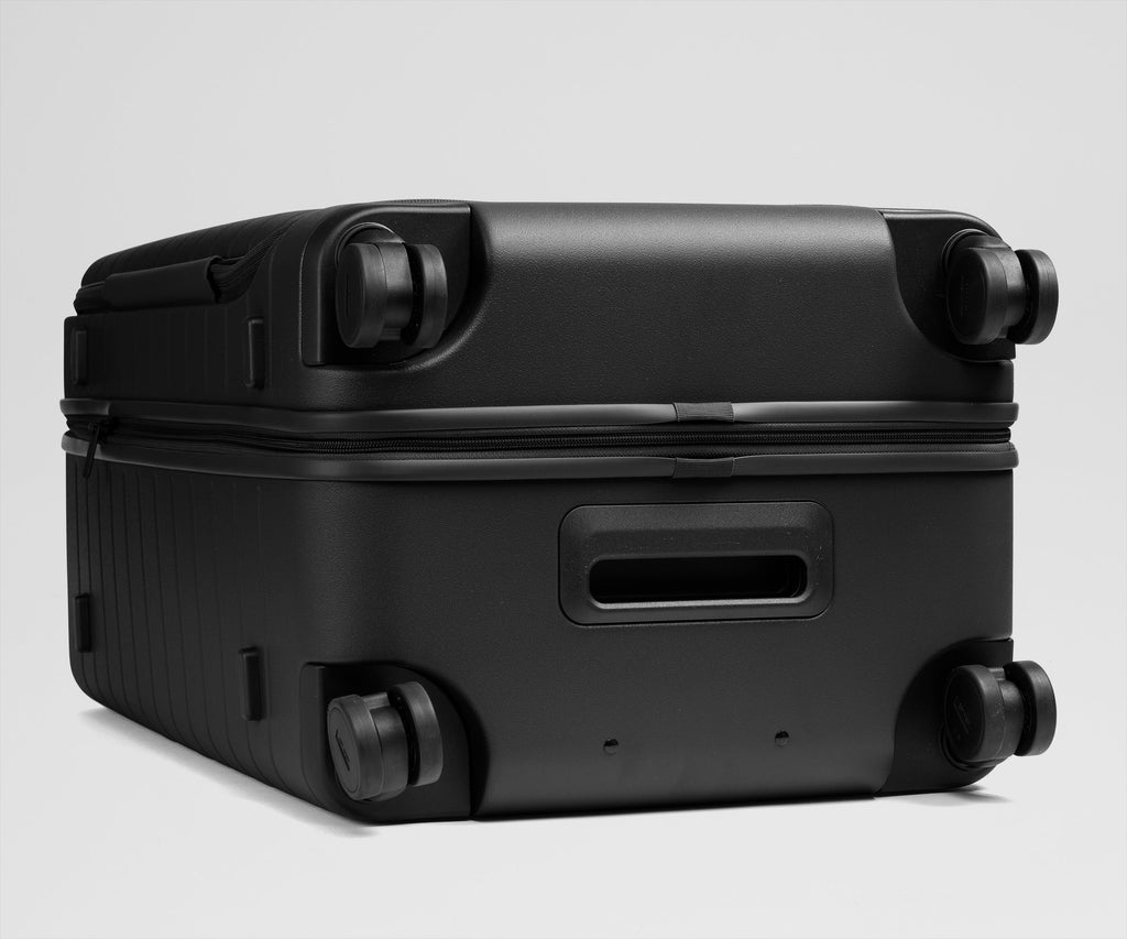 Away Topside Medium Trunk Suitcase - Jet Black