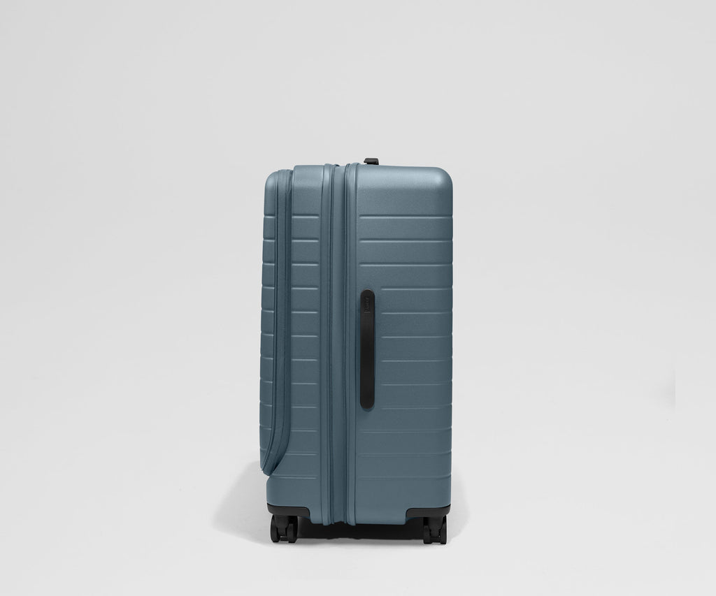 Away Topside Medium Trunk Suitcase - Coast Blue