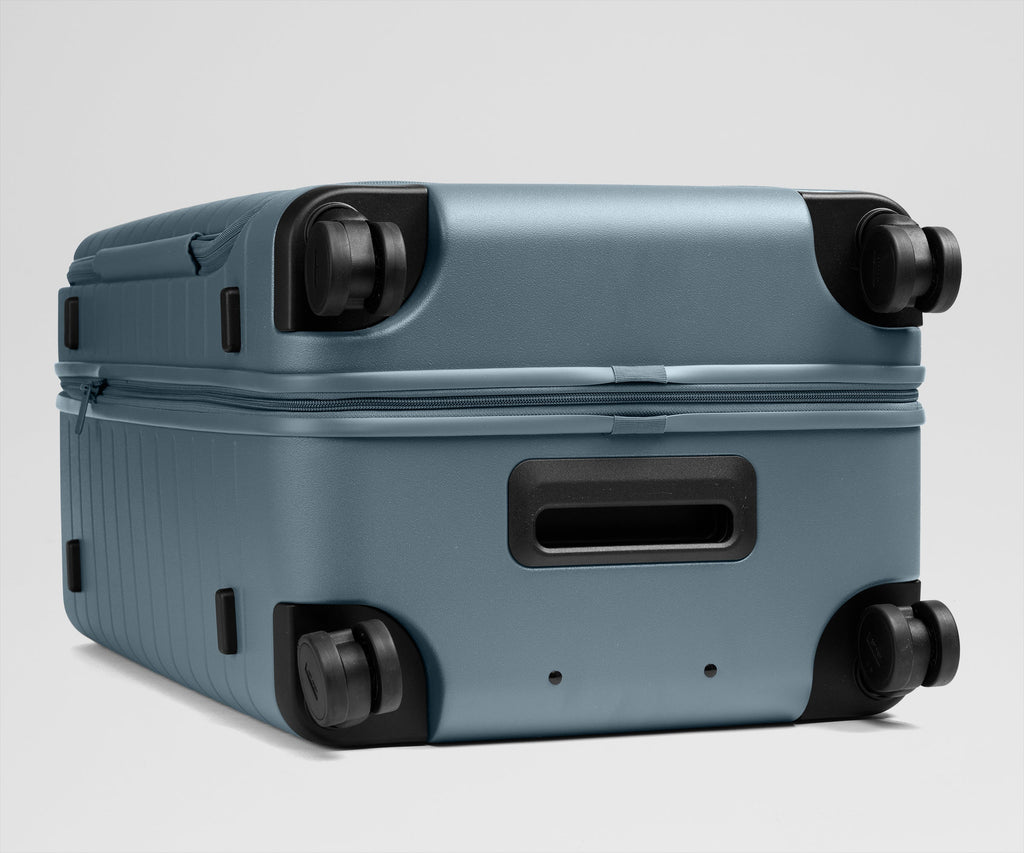 Away Smooth Departure Bundle Suitcase