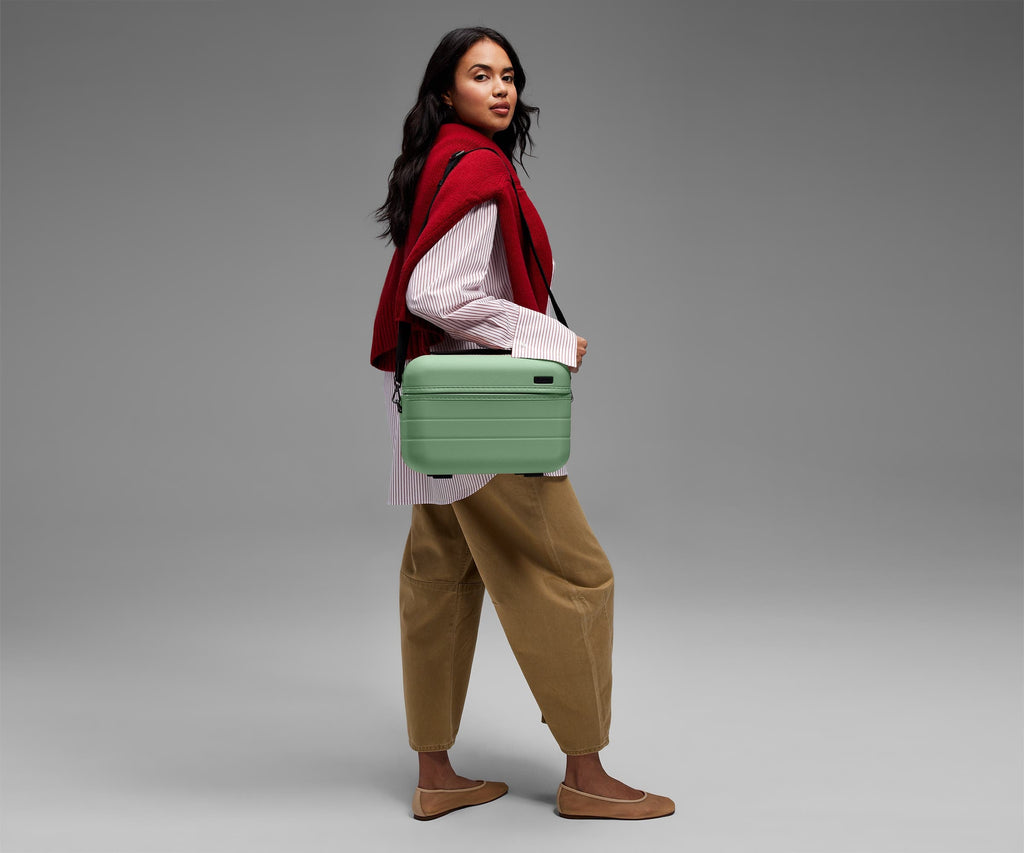 Away The Train Case Toiletry Bag - Sea Green
