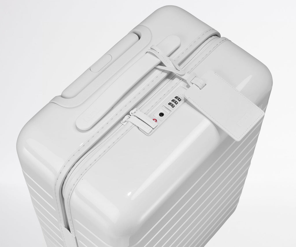 Away The Bigger Carry-On Suitcase - Pearl White