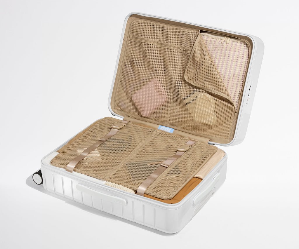 Away The Medium Suitcase - Pearl White