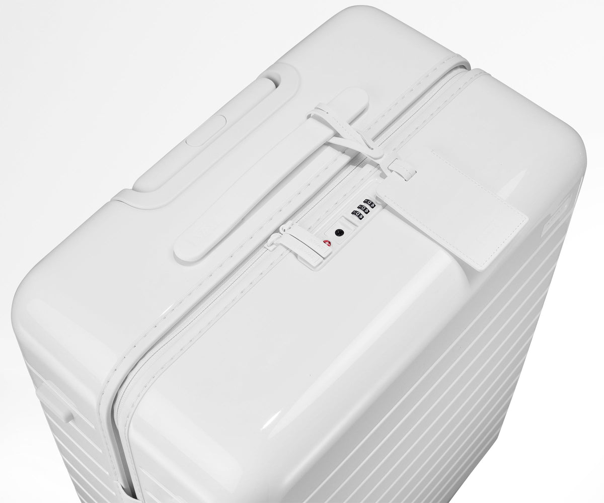 Away The Medium Suitcase - Pearl White