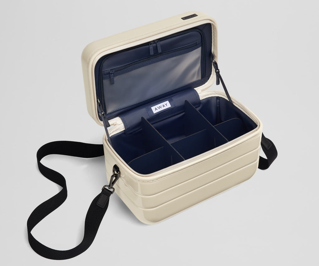 Away The Train Case Toiletry Bag - Salt White (Gloss)
