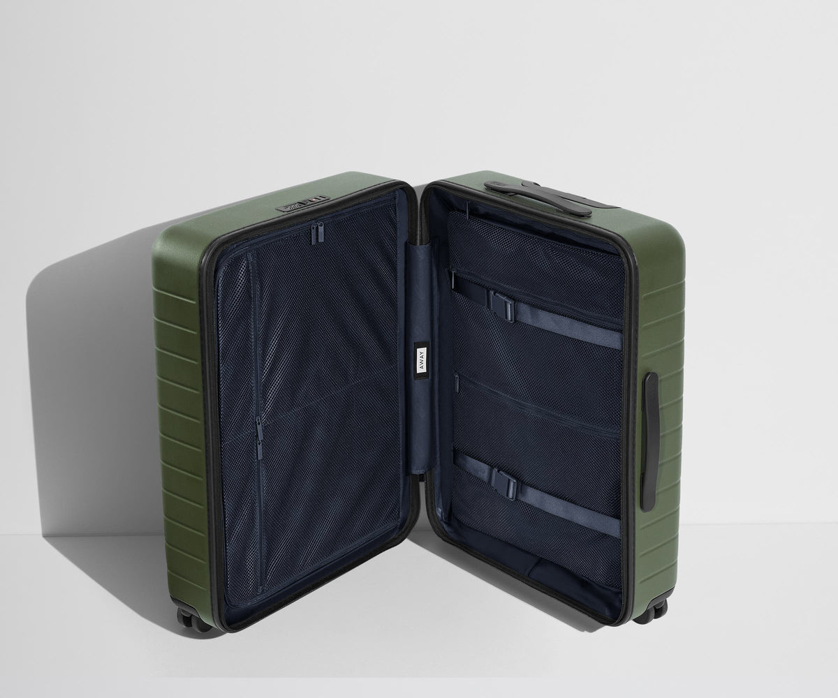 Away The Medium Suitcase - Olive Green