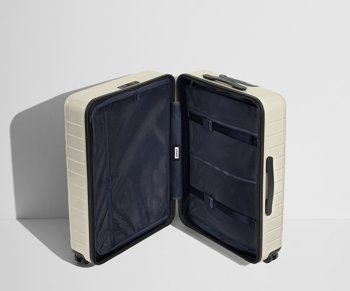 Away The Medium Suitcase - Salt White (Gloss)