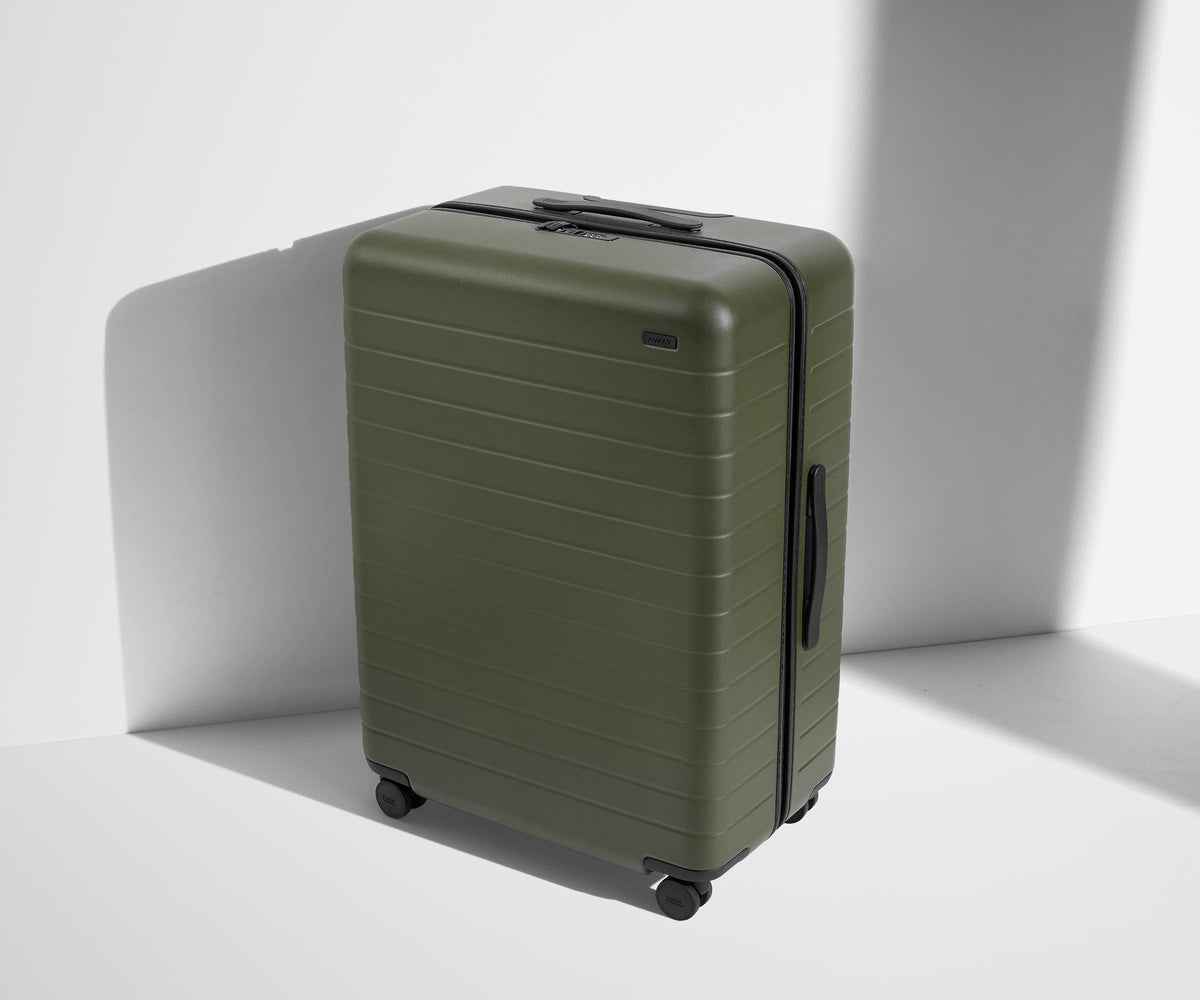 Away Explorer Essentials Bundle Suitcase