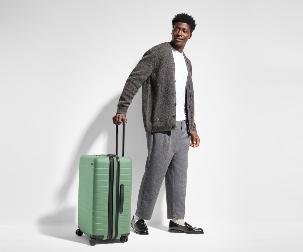 Away The Medium Flex Suitcase - Sea Green