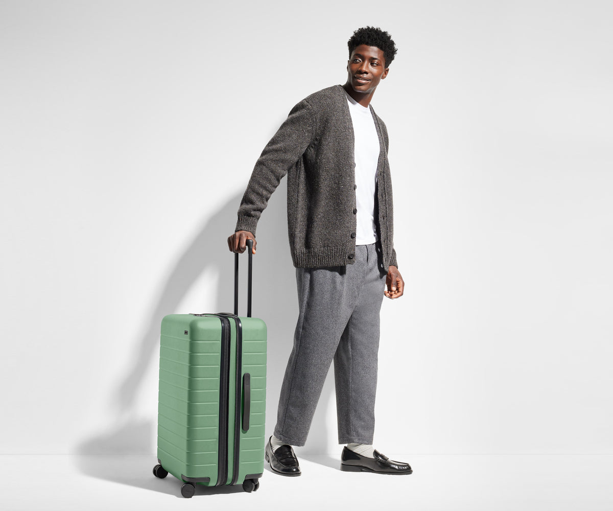 Away The Medium Flex Suitcase - Sea Green