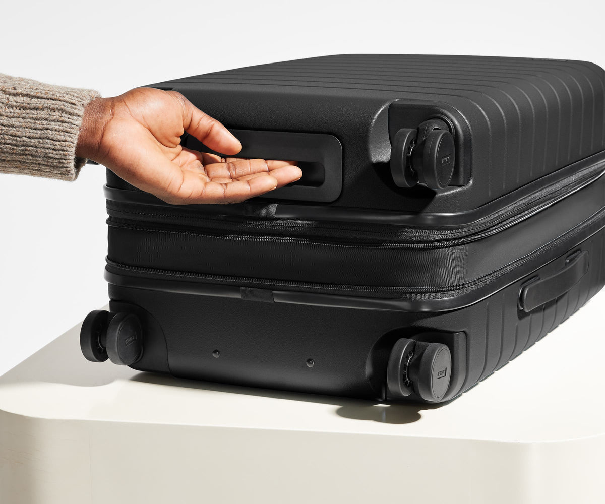 Away The Bigger Carry-On Flex Suitcase - Jet Black